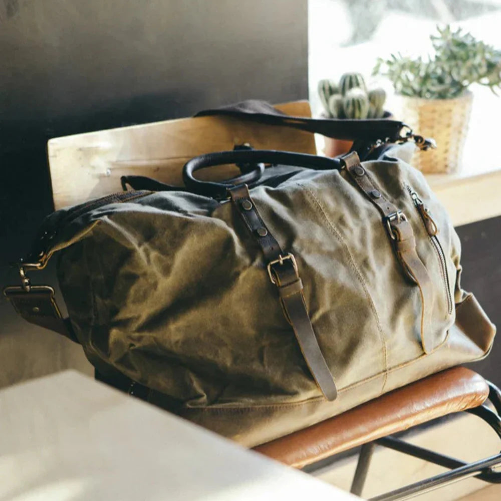 Kingstons Sturdy Canvas Weekend Bag - Leather Details
